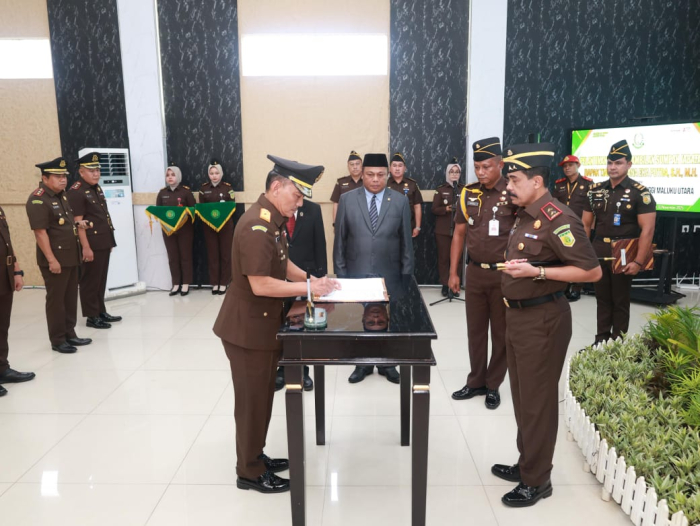 Lantik Tujuh Kajari Baru, Kajati Maluku Utara Minta Jaga Marwah Kejaksaan