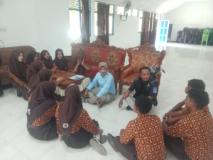 Masmina Ali dan Ajis Umanahu Berbagi Pengetahuan Parlementaria bersama Pelajar